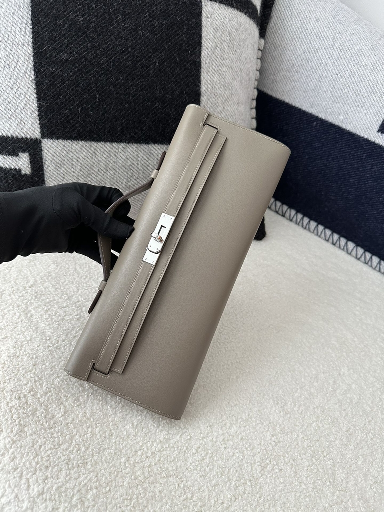 Kelly Cut 31cm in Swift Leather, M8 Gris Asphalte Asphalt Grey with Silver Hardware.