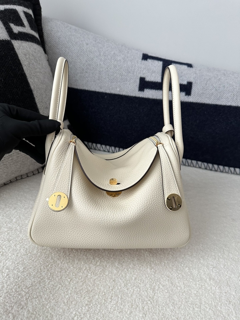 Lindy 26cm in Imported Togo Clemence Leather, I2 Nata Cream White with Gold Hardware.