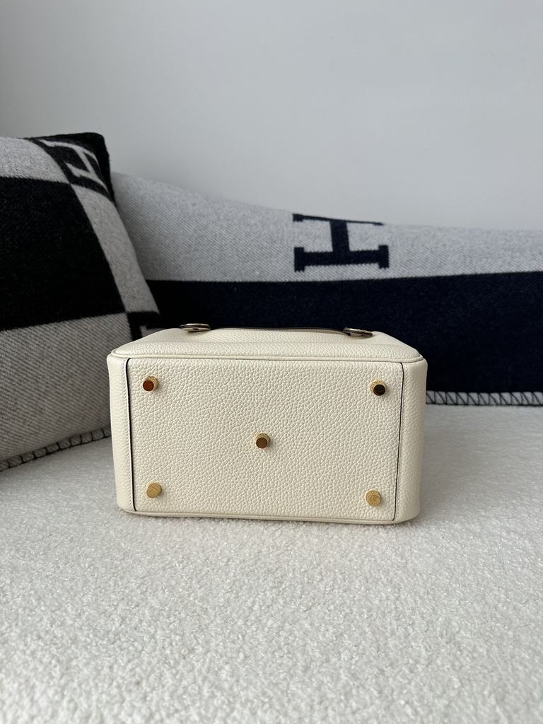 Lindy 26cm in Imported Togo Clemence Leather, I2 Nata Cream White with Gold Hardware.