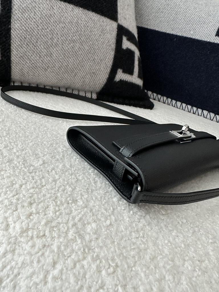Kelly To Go Crossbody Wallet in Imported Epsom Leather, CK89 Noir Black with Silver Hardware