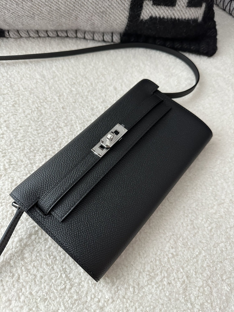 Kelly To Go Crossbody Wallet in Imported Epsom Leather, CK89 Noir Black with Silver Hardware