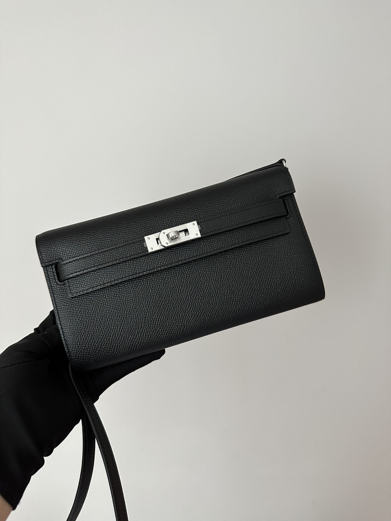 Kelly To Go Crossbody Wallet in Imported Epsom Leather, CK89 Noir Black with Silver Hardware