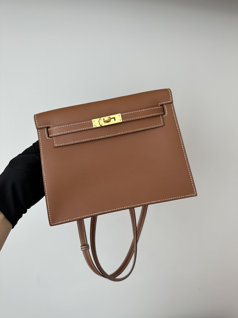 Kelly Danse 22cm Dance Bag in Imported Swift Calfskin, CC37 Gold with Gold Hardware
