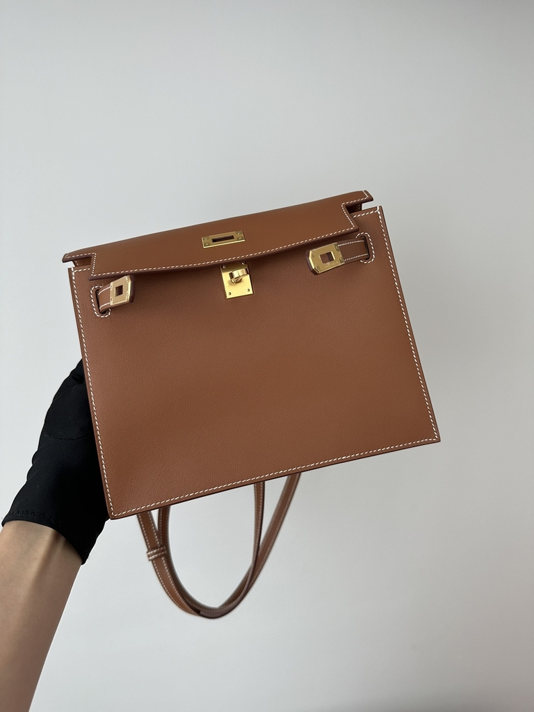 Kelly Danse 22cm Dance Bag in Imported Swift Calfskin, CC37 Gold with Gold Hardware