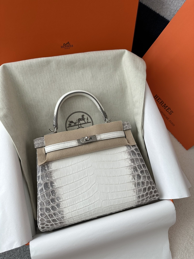 Kelly 25cm in HCP Water-Dyed Matte Himalaya Crocodile with Imported Crocodile Leather, 01 Himalaya with Silver Hardware