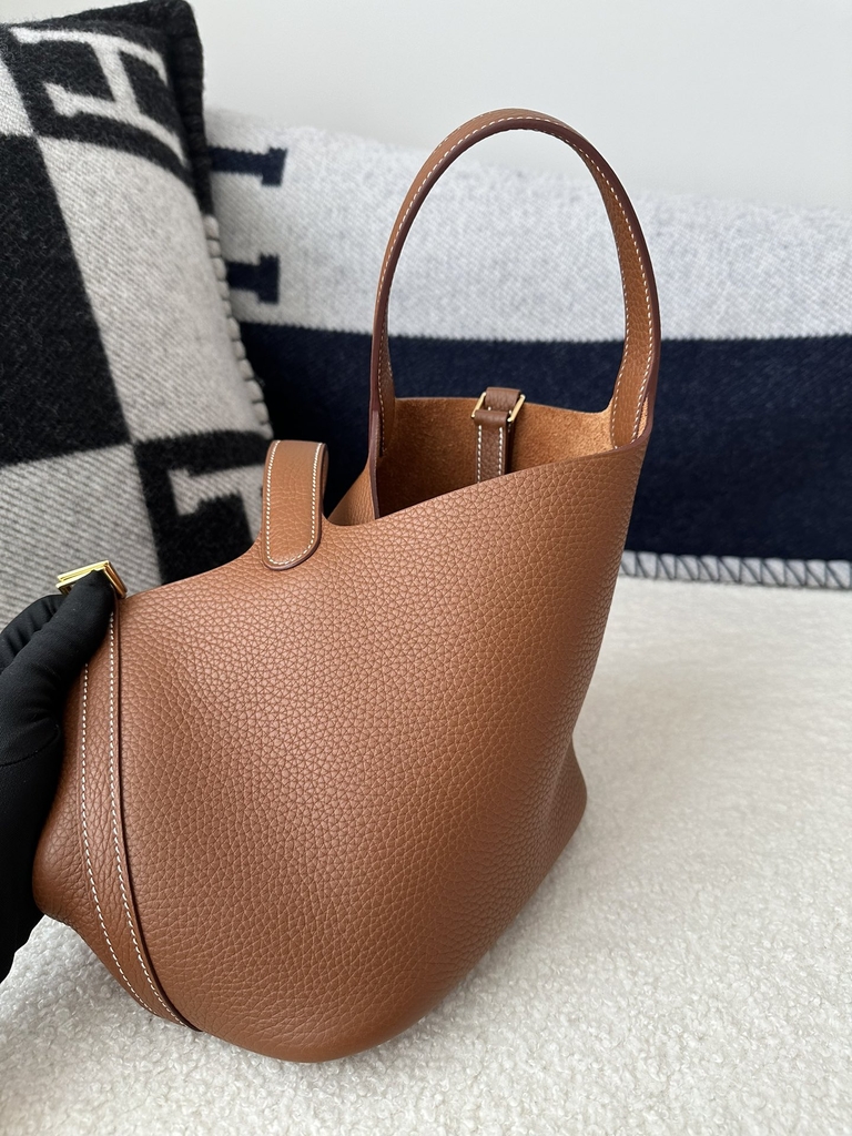 Picotin Lock 18cm in Imported Clemence Leather, CC37 Gold with Gold Hardware