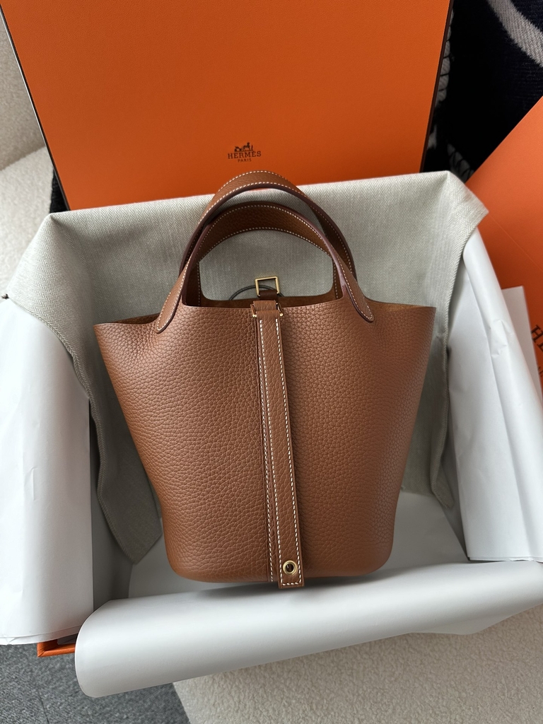 Picotin Lock 18cm in Imported Clemence Leather, CC37 Gold with Gold Hardware