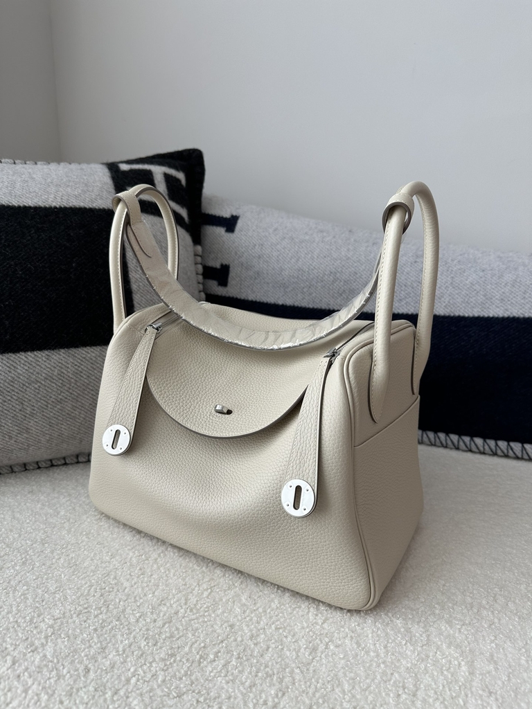 Lindy 30cm in Imported TC Clemence Leather, CK10 Carie Milkshake White with Silver Hardware