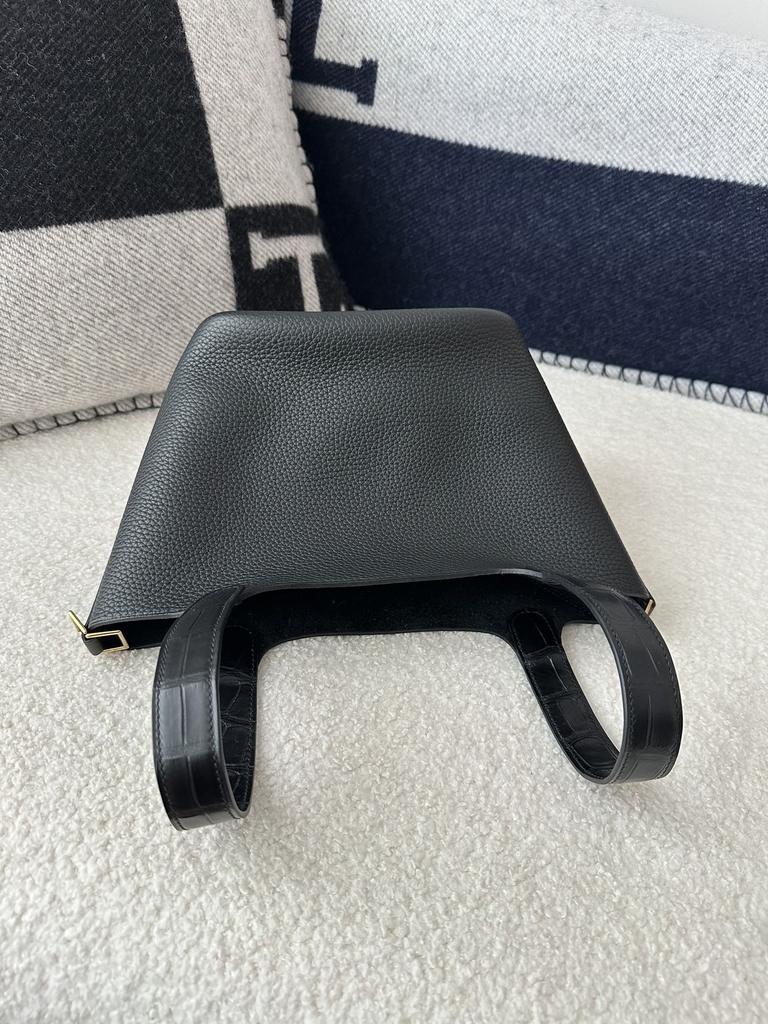 Picotin Lock 18cm Touch in Imported Clemence Leather with Matte Alligator Crocodile, CC89 Noir Black with Gold Hardware