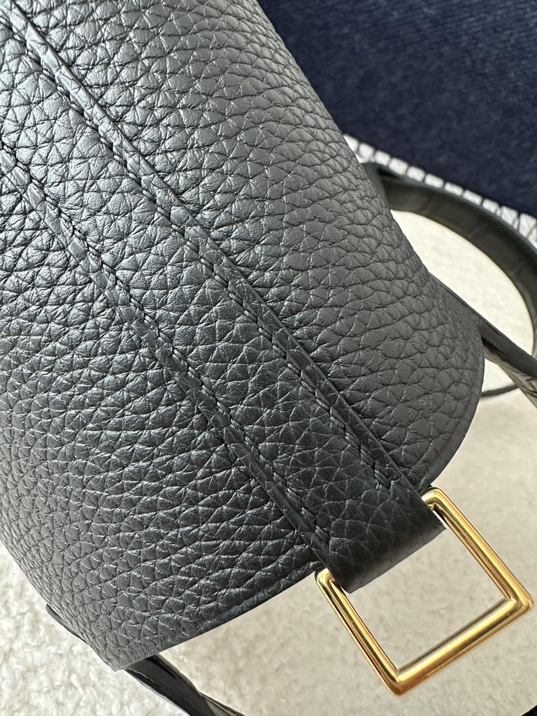 Picotin Lock 18cm Touch in Imported Clemence Leather with Matte Alligator Crocodile, CC89 Noir Black with Gold Hardware