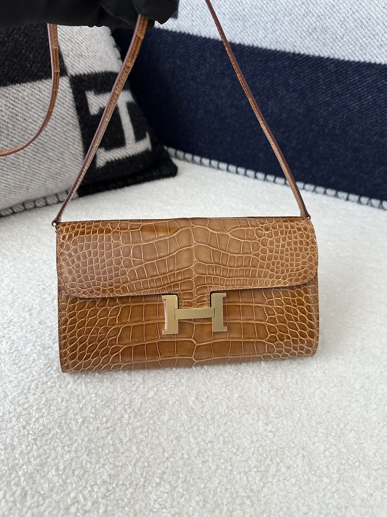 Constance To Go Crossbody Wallet in Imported HCP Water-Dyed Shiny Alligator Crocodile, CC24 Tabac Camel with Gold Hardware