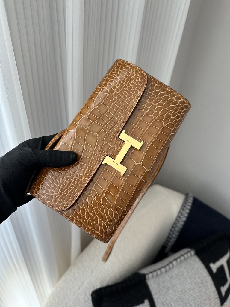 Constance To Go Crossbody Wallet in Imported HCP Water-Dyed Shiny Alligator Crocodile, CC24 Tabac Camel with Gold Hardware