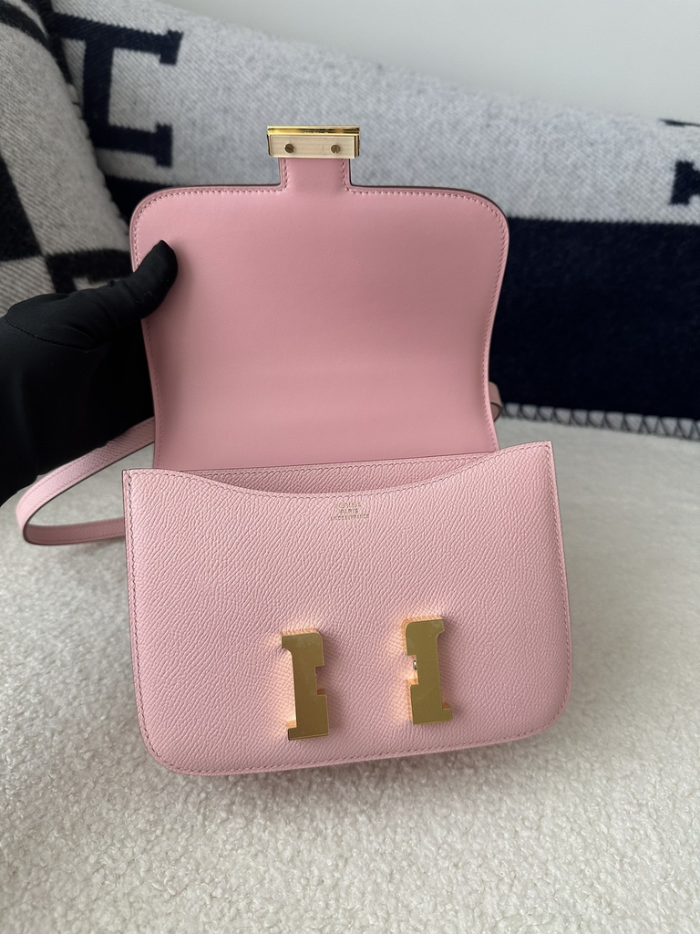 Constance 18cm Classic in Imported Epsom Leather, 3Q Rose Sakura with Gold Hardware