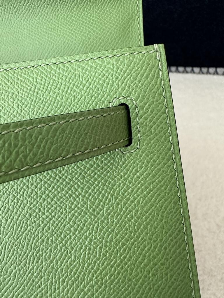 Kelly 25cm in Imported Epsom Leather, 3I Vert Criquet Avocado Green with Gold Hardware
