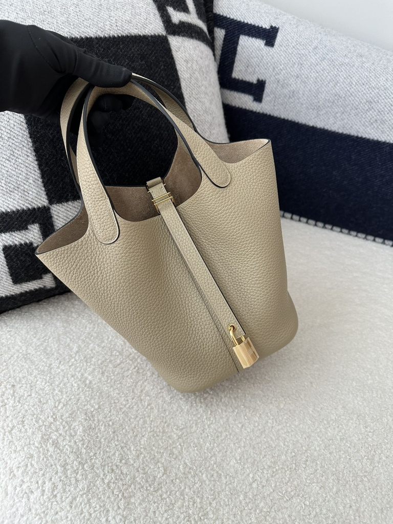 Picotin Lock 18cm in Imported Clemence TC Leather, S2 Trench with Gold Hardware