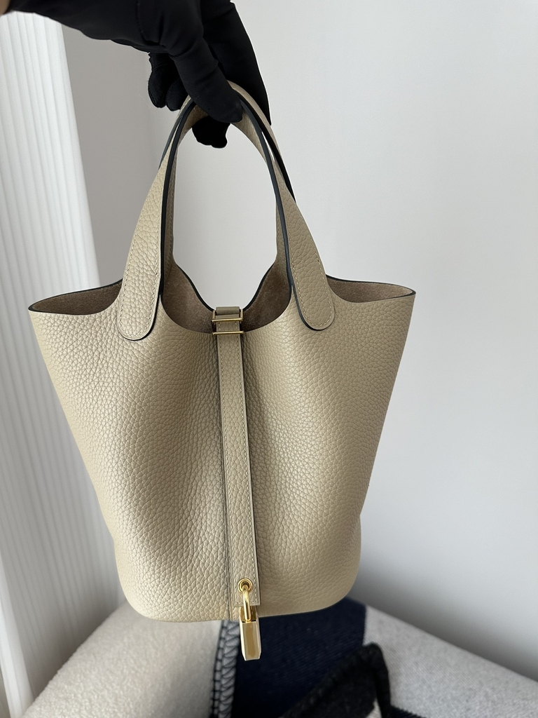 Picotin Lock 18cm in Imported Clemence TC Leather, S2 Trench with Gold Hardware