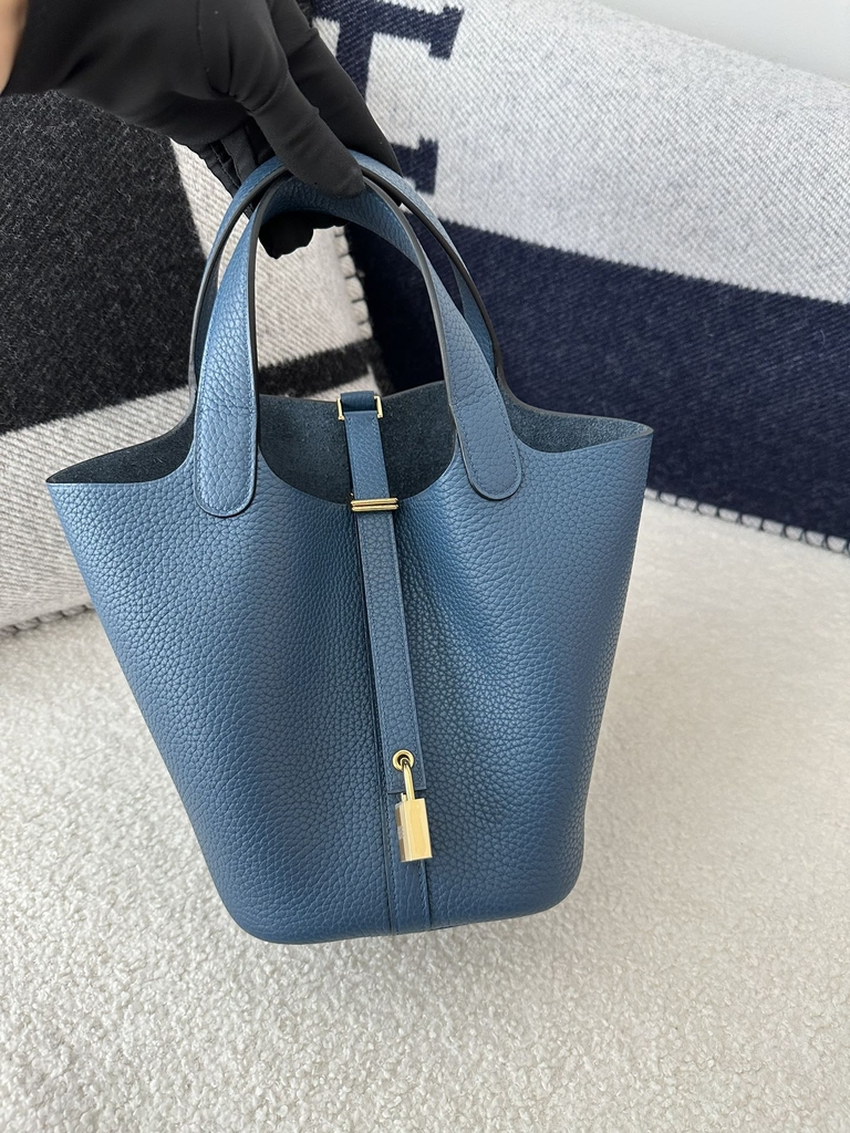 Picotin Lock 18cm in Imported Clemence TC Leather, S4 Deep Blue with Gold Hardware