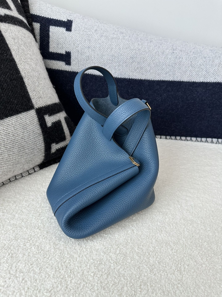 Picotin Lock 18cm in Imported Clemence TC Leather, S4 Deep Blue with Gold Hardware