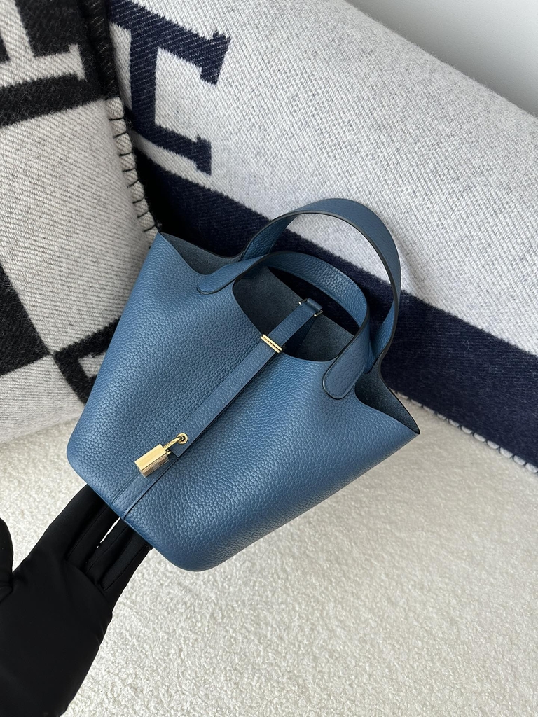 Picotin Lock 18cm in Imported Clemence TC Leather, S4 Deep Blue with Gold Hardware