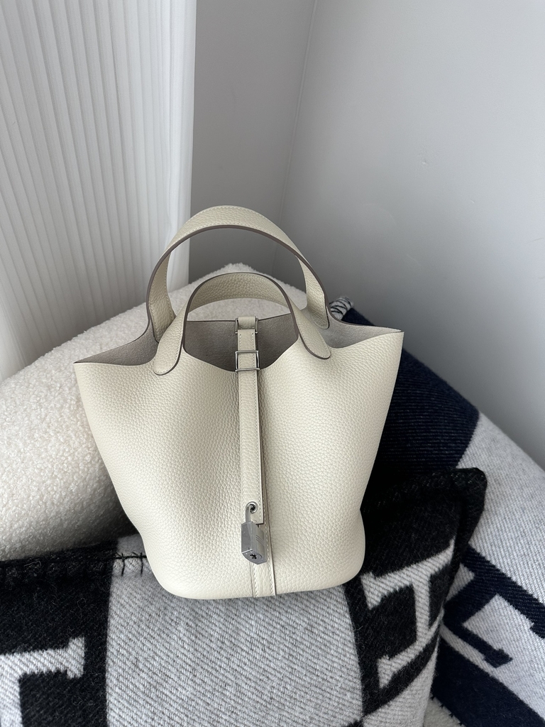 Picotin Lock 18cm in Imported Clemence TC Leather, CK10 Carie Milkshake White with Silver Hardware