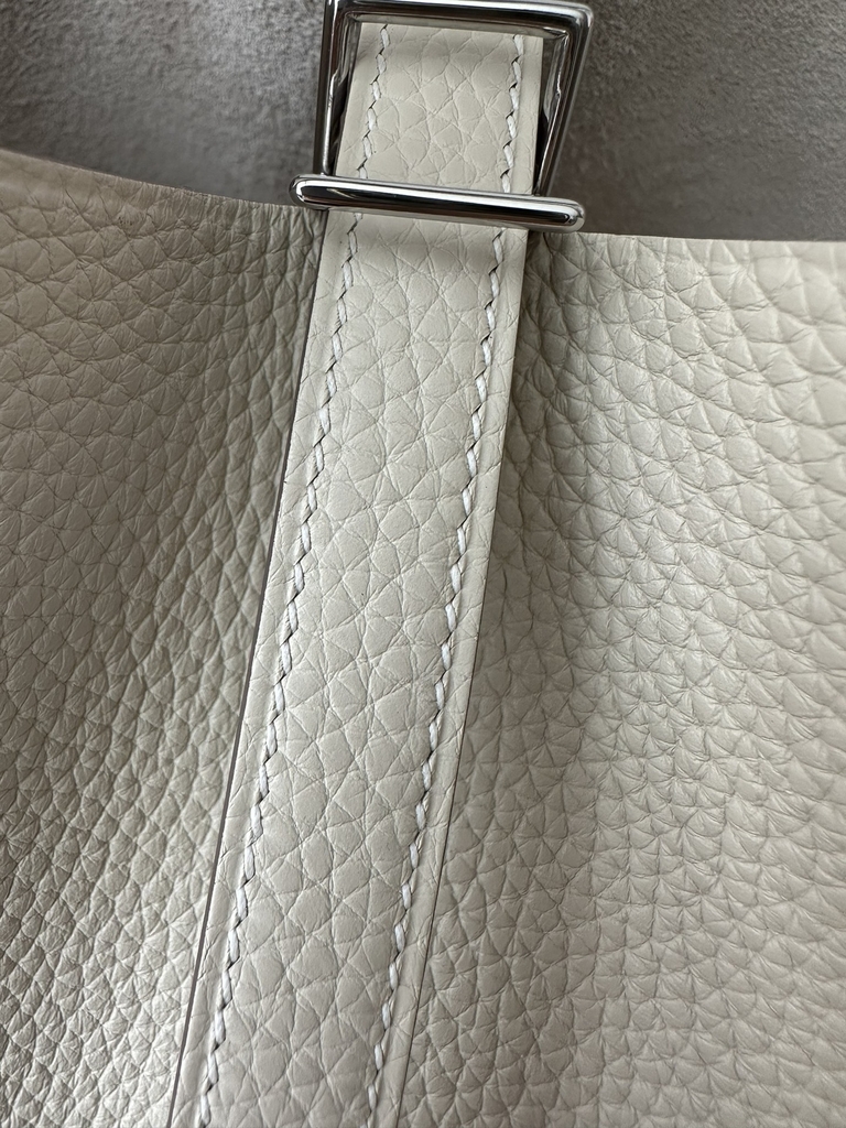 Picotin Lock 18cm in Imported Clemence TC Leather, CK10 Carie Milkshake White with Silver Hardware