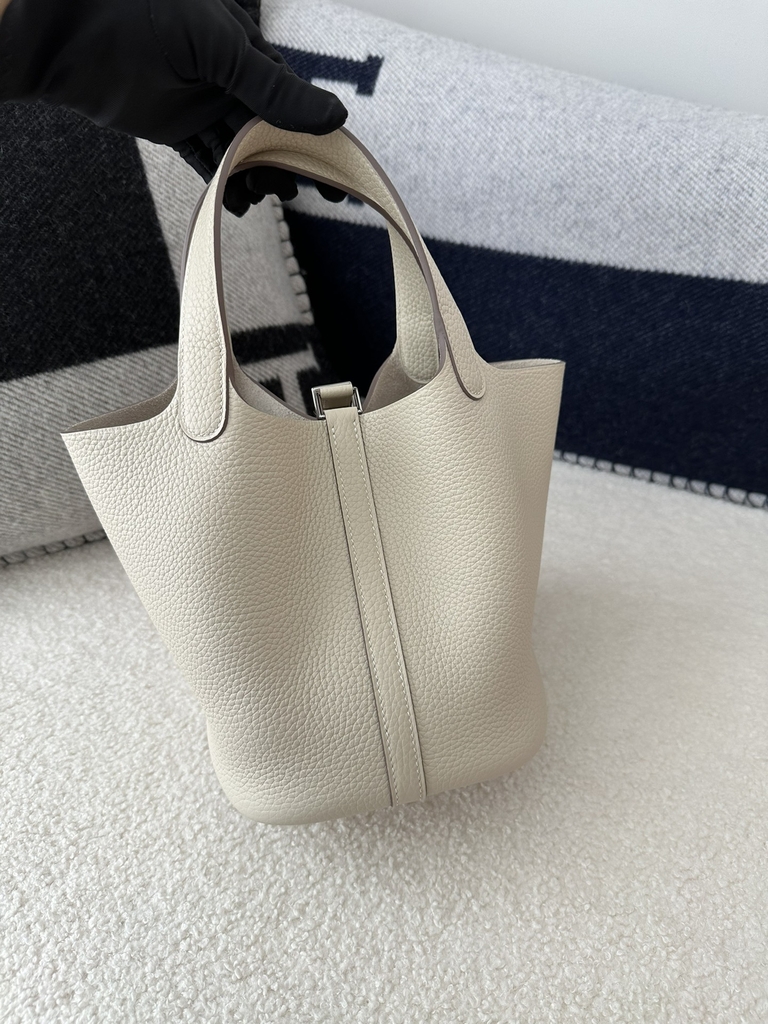 Picotin Lock 18cm in Imported Clemence TC Leather, CK10 Carie Milkshake White with Silver Hardware