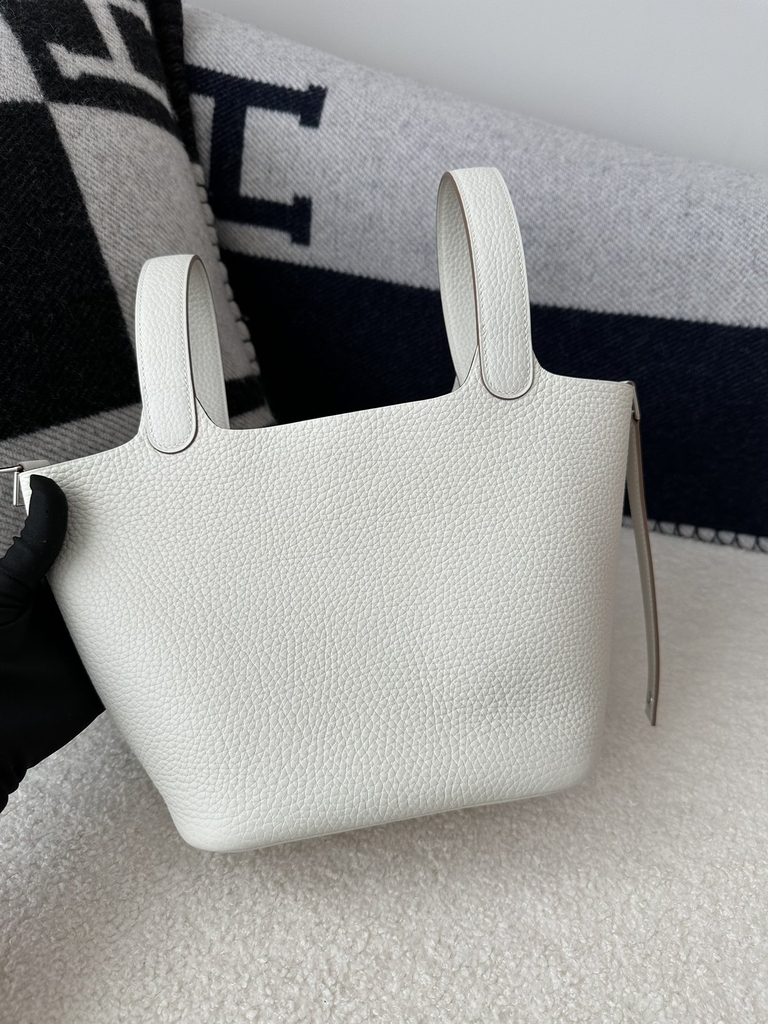 Picotin Lock 18cm in Imported Clemence TC Leather, 8L Beton Glacier White with Silver Hardware