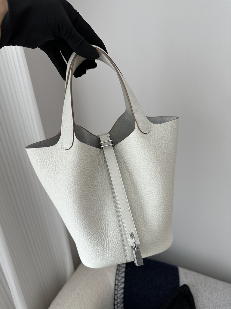 Picotin Lock 18cm in Imported Clemence TC Leather, 8L Beton Glacier White with Silver Hardware