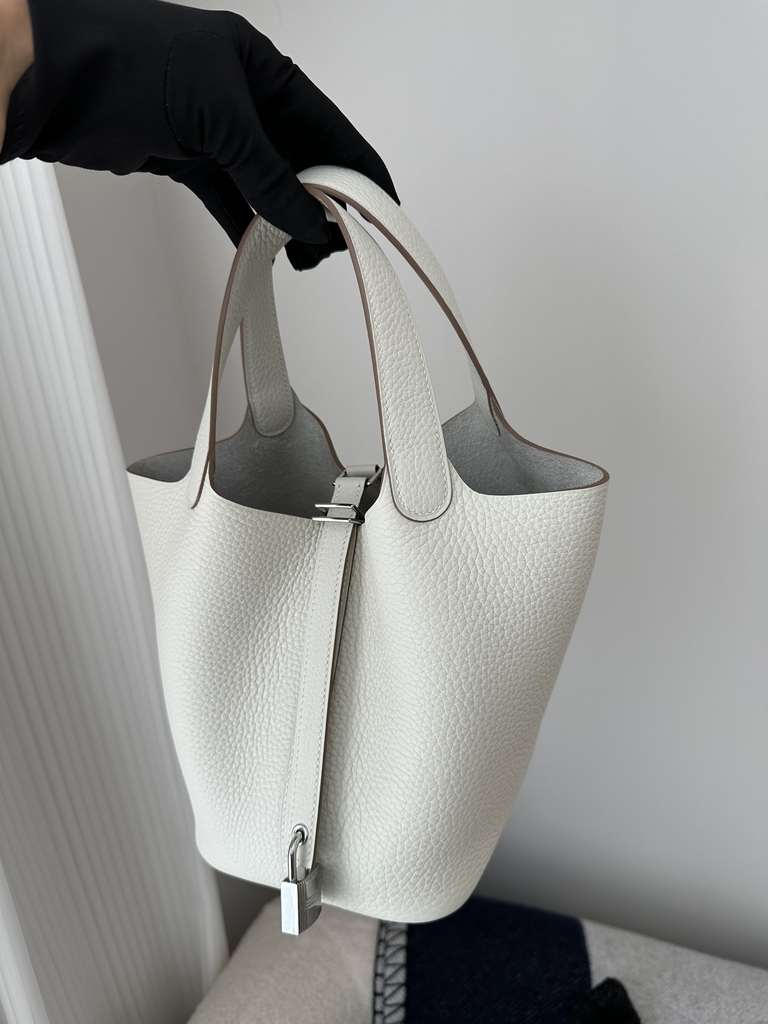 Picotin Lock 18cm in Imported Clemence TC Leather, 8L Beton Glacier White with Silver Hardware