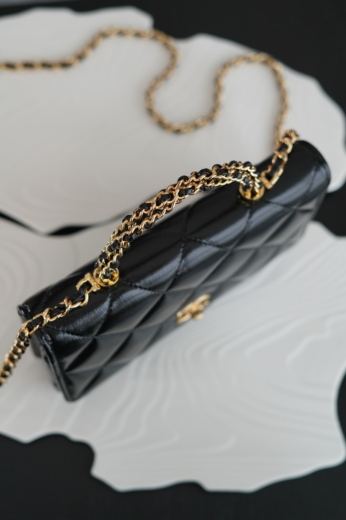 Chanel 24b Flap Bag with Chunky Chain Handle - Black