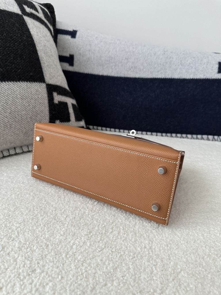 Kelly 25cm in Imported Epsom Leather, CK37 Gold with Silver Hardware