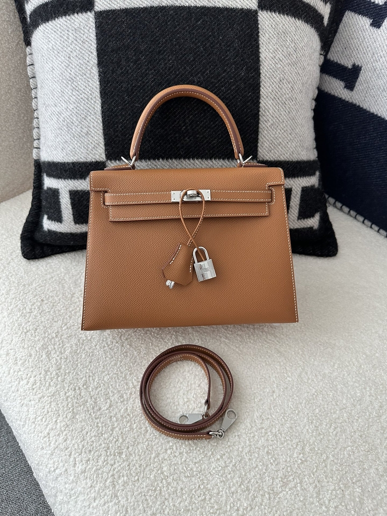 Kelly 25cm in Imported Epsom Leather, CK37 Gold with Silver Hardware