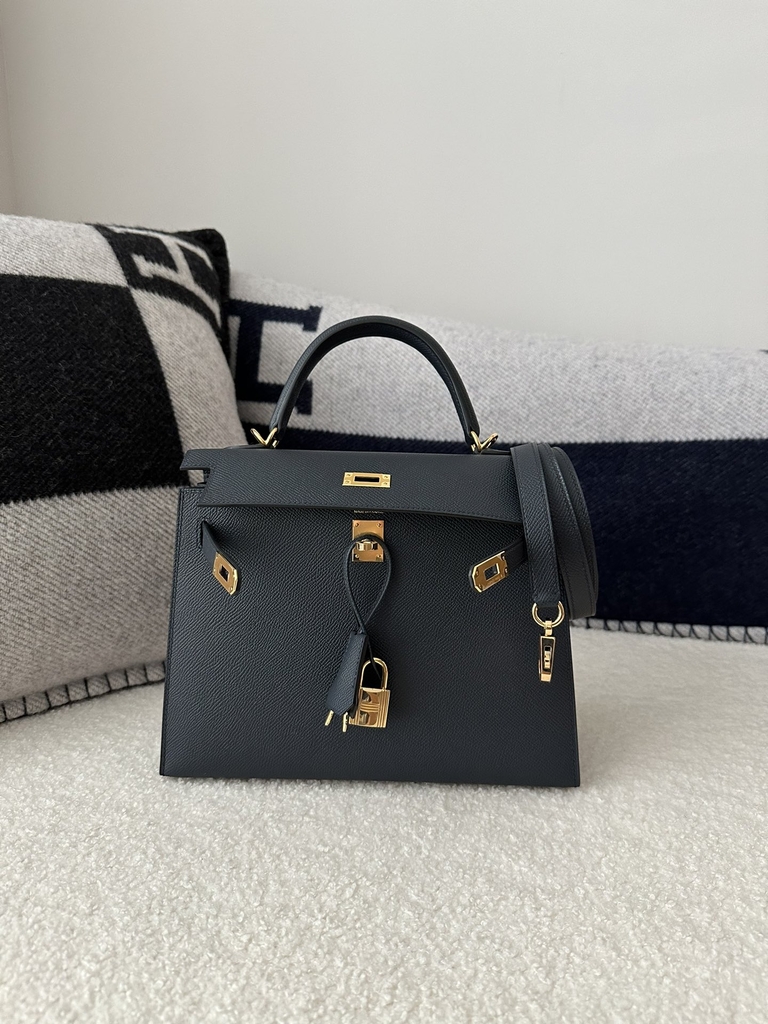 Kelly 25cm in Imported Epsom Leather, 2Z Blue Nuit Midnight Blue with Gold Hardware
