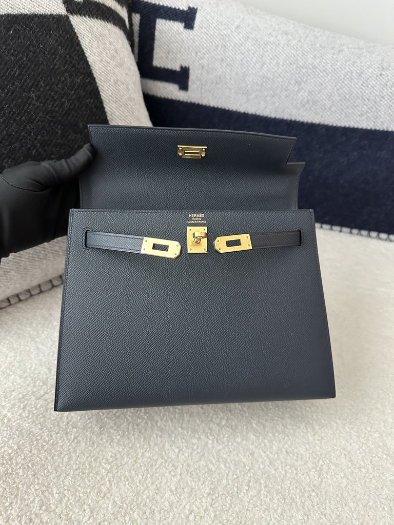 Kelly 25cm in Imported Epsom Leather, 2Z Blue Nuit Midnight Blue with Gold Hardware