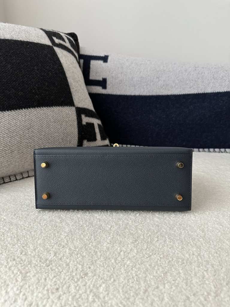 Kelly 25cm in Imported Epsom Leather, 2Z Blue Nuit Midnight Blue with Gold Hardware
