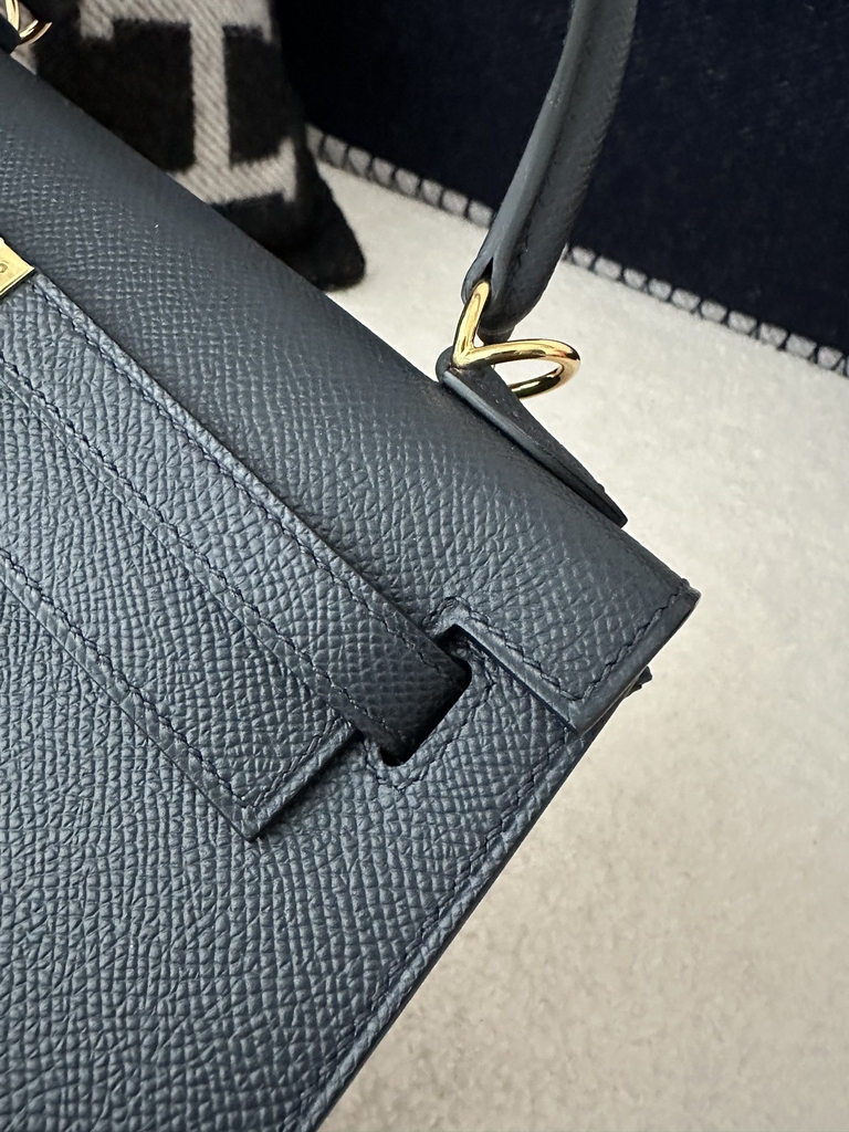 Kelly 25cm in Imported Epsom Leather, 2Z Blue Nuit Midnight Blue with Gold Hardware