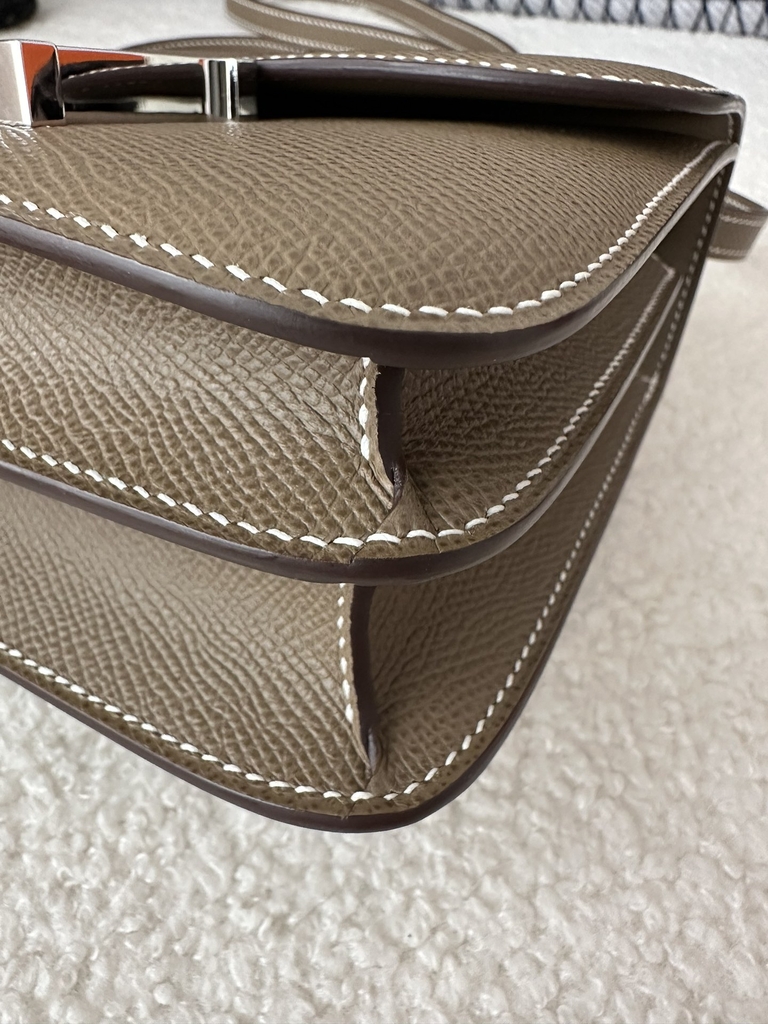 Constance 18cm Classic in Imported Epsom Leather, CK18 Etoupe Grey with Silver Hardware