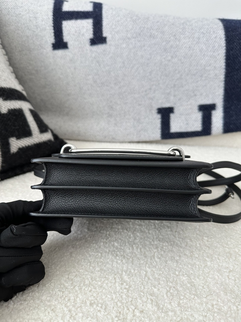 Roulis 18cm in Imported Evercolor Leather, CK89 Noir Black with Silver Hardware