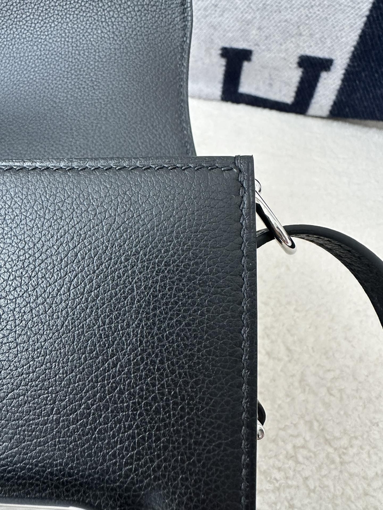Roulis 18cm in Imported Evercolor Leather, CK89 Noir Black with Silver Hardware