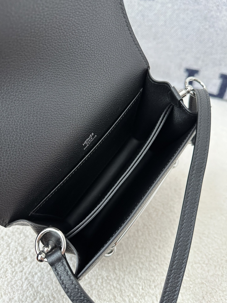 Roulis 18cm in Imported Evercolor Leather, CK89 Noir Black with Silver Hardware