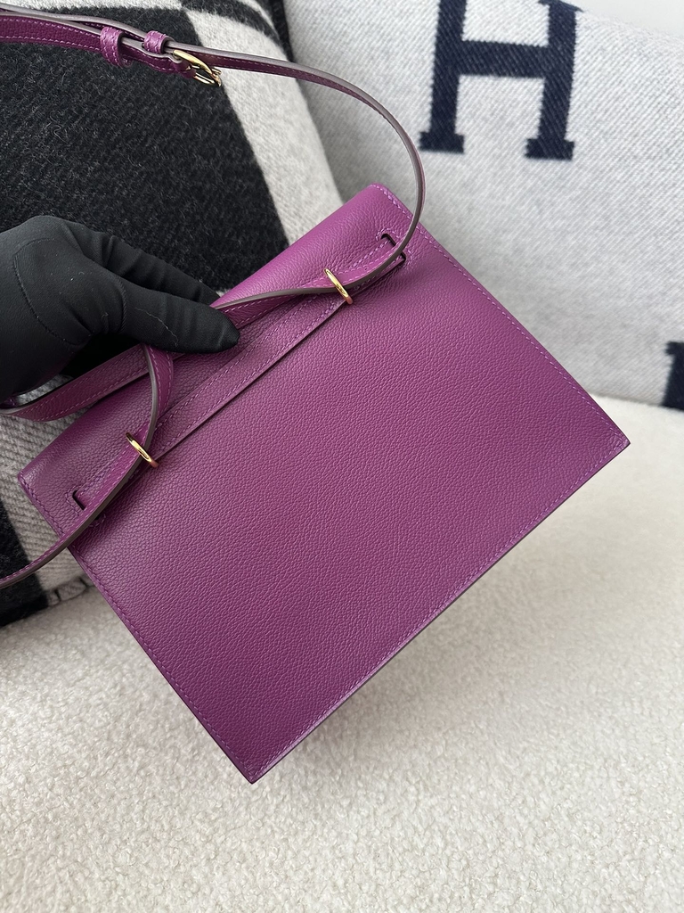 Kelly Danse 22cm Dance Bag in Imported Evercolor Calfskin, P9 Anemone with Gold Hardware
