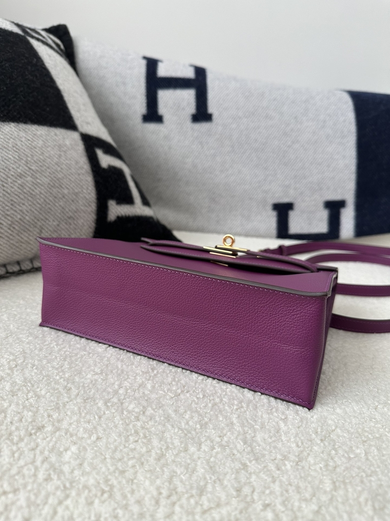 Kelly Danse 22cm Dance Bag in Imported Evercolor Calfskin, P9 Anemone with Gold Hardware