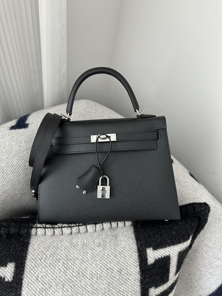 Kelly 25cm in Imported Epsom Leather, CK89 Noir Black with Silver Hardware