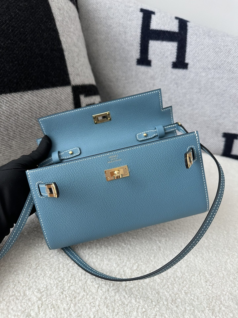 Kelly To Go Crossbody Wallet in Imported Epsom Leather, D2 New Blue Jean with Gold Hardware