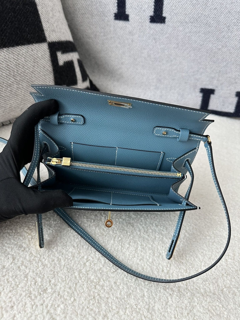 Kelly To Go Crossbody Wallet in Imported Epsom Leather, D2 New Blue Jean with Gold Hardware
