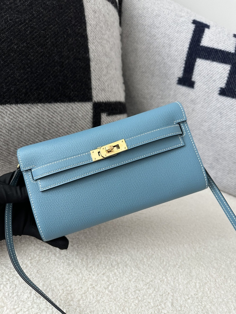 Kelly To Go Crossbody Wallet in Imported Epsom Leather, D2 New Blue Jean with Gold Hardware
