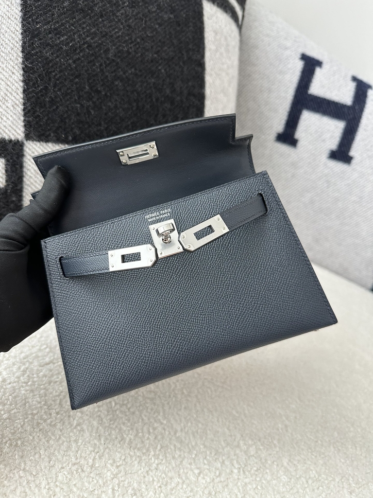 Kelly Mini II Second Generation in Imported Epsom Leather, 2Z Blue Nuit with Silver Hardware