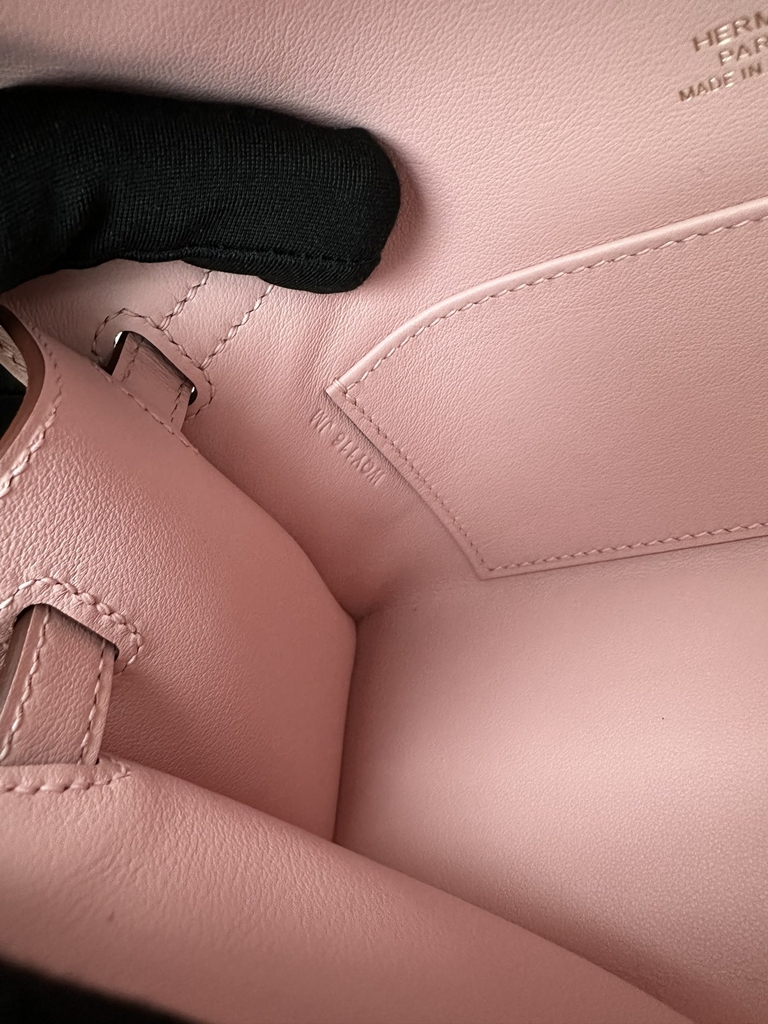 Kelly Pochette First Generation 22cm in Imported Swift Calfskin, 3Q Rose Sakura with Gold Hardware