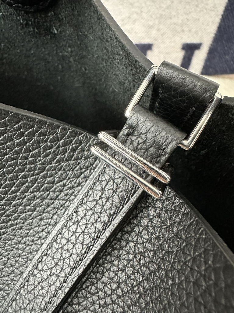 Picotin Lock 18cm in Imported Clemence TC Leather, CK89 Noir Black with Silver Hardware