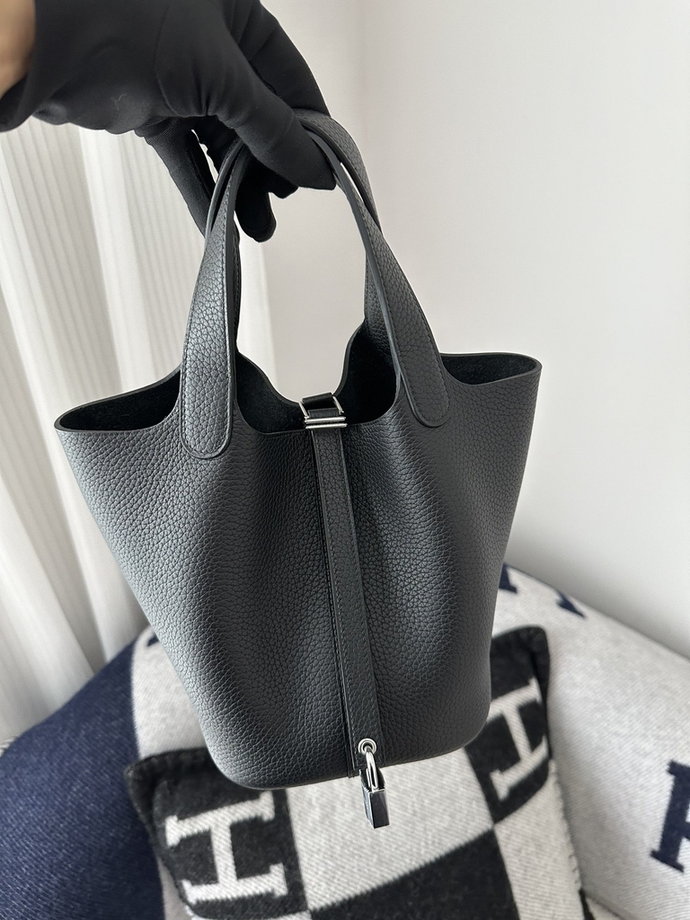 Picotin Lock 18cm in Imported Clemence TC Leather, CK89 Noir Black with Silver Hardware